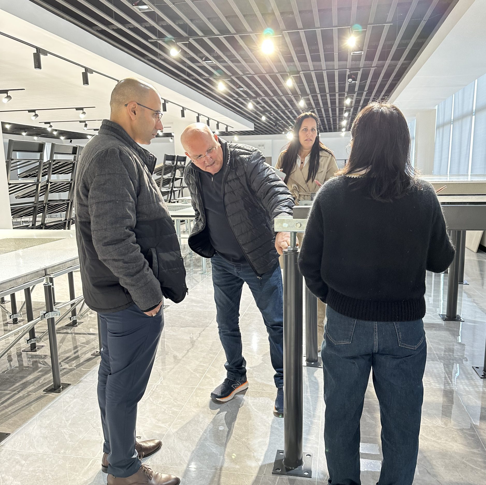 Global customers visit our factory
